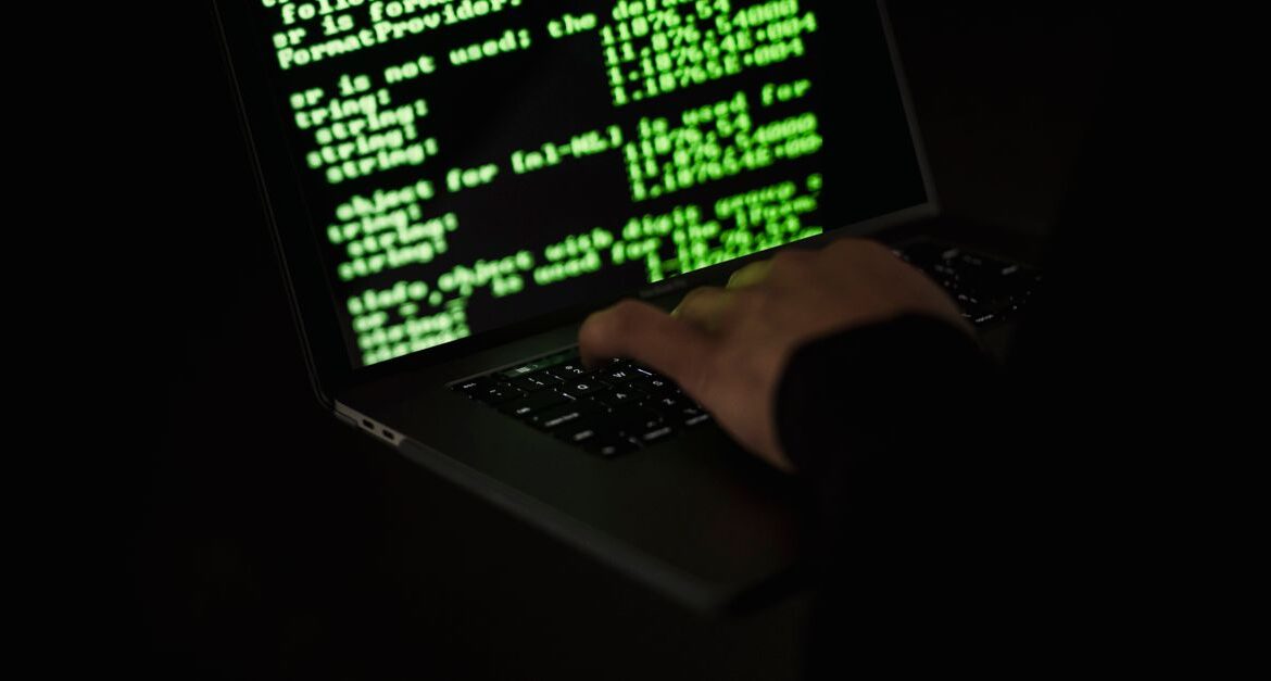 online investment fraud laptop